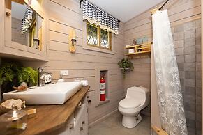 Quinta Pavo Real Complex by Acomodo