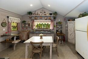 Quinta Pavo Real Complex by Acomodo