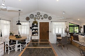 Quinta Pavo Real Complex by Acomodo