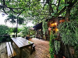 Quinta Pavo Real Complex by Acomodo