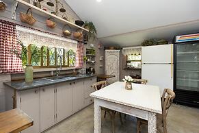 Quinta Pavo Real Complex by Acomodo