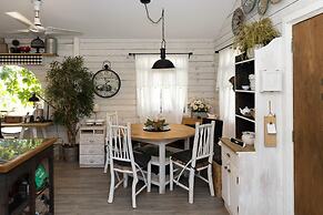 Quinta Pavo Real Complex by Acomodo