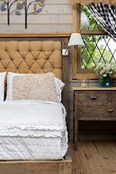 Quinta Pavo Real Complex by Acomodo