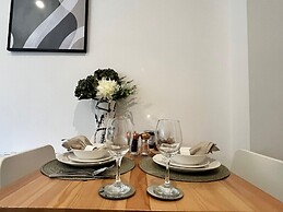 Kingston Luxe Suites Riverside Apartment Belvilla