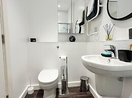 Kingston Luxe Suites Riverside Apartment Belvilla