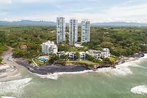 The Surf-point Condo by Acomodo Riomar