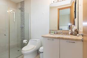 The Charming Condo by Acomodo