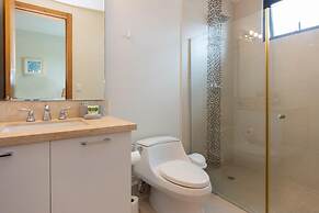 The Charming Condo by Acomodo