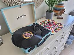 The Charming Condo by Acomodo