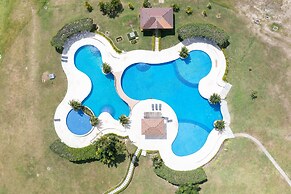 The Charming Condo by Acomodo