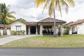 Casa Portales by Acomodo Buenaventura