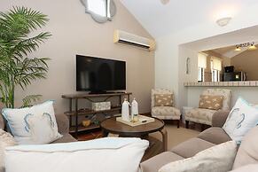 Casa Portales by Acomodo Buenaventura