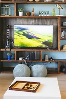 The Penthouse by Acomodo