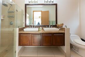 The Penthouse by Acomodo