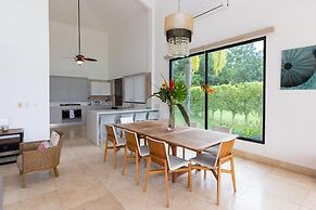 Villa Encanto by Acomodo