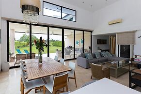 Villa Encanto by Acomodo