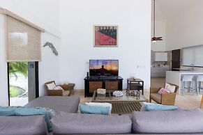 Villa Encanto by Acomodo