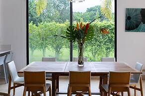 Villa Encanto by Acomodo