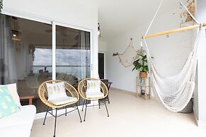 The Farallon Beach Condo by Acomodo