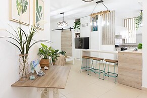 The Farallon Beach Condo by Acomodo