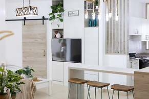 The Farallon Beach Condo by Acomodo