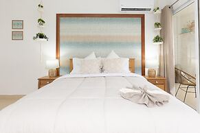 The Farallon Beach Condo by Acomodo