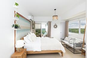 The Farallon Beach Condo by Acomodo