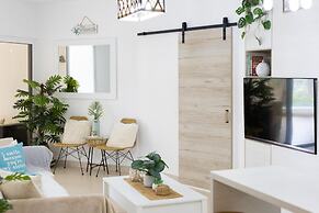 The Farallon Beach Condo by Acomodo