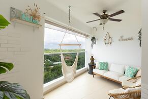 The Farallon Beach Condo by Acomodo