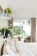 The Farallon Beach Condo by Acomodo