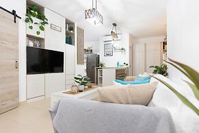 The Farallon Beach Condo by Acomodo