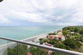 The Farallon Beach Condo by Acomodo