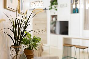 The Farallon Beach Condo by Acomodo