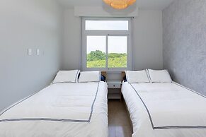 The Couples Condo by Acomodo