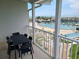 The Couples Condo by Acomodo