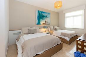 The Couples Condo by Acomodo