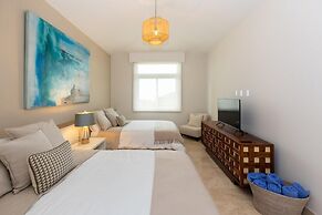 The Couples Condo by Acomodo