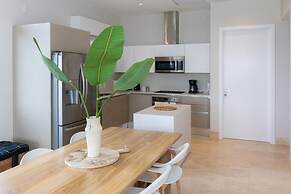 The Couples Condo by Acomodo