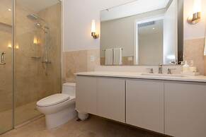 The Couples Condo by Acomodo