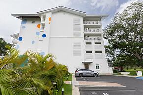 The Couples Condo by Acomodo