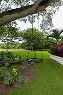 The Couples Condo by Acomodo