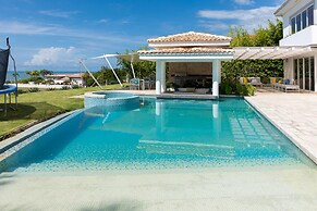 Villa Serenidad by Acomodo