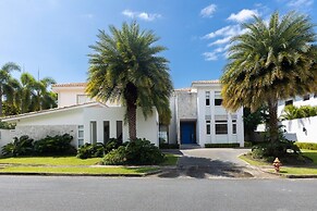Villa Serenidad by Acomodo