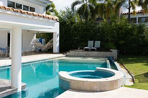 Villa Serenidad by Acomodo