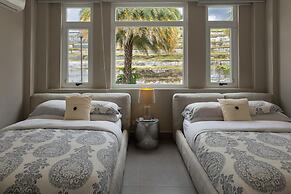 Villa Serenidad by Acomodo