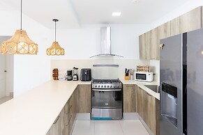 Ourfriends Condo by Acomodo