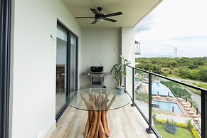 Ourfriends Condo by Acomodo