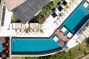 Ourfriends Condo by Acomodo