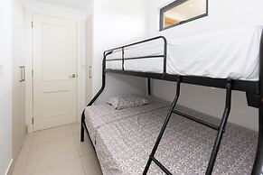 Ourfriends Condo by Acomodo