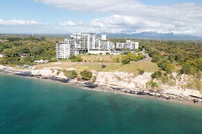 Ourfriends Condo by Acomodo